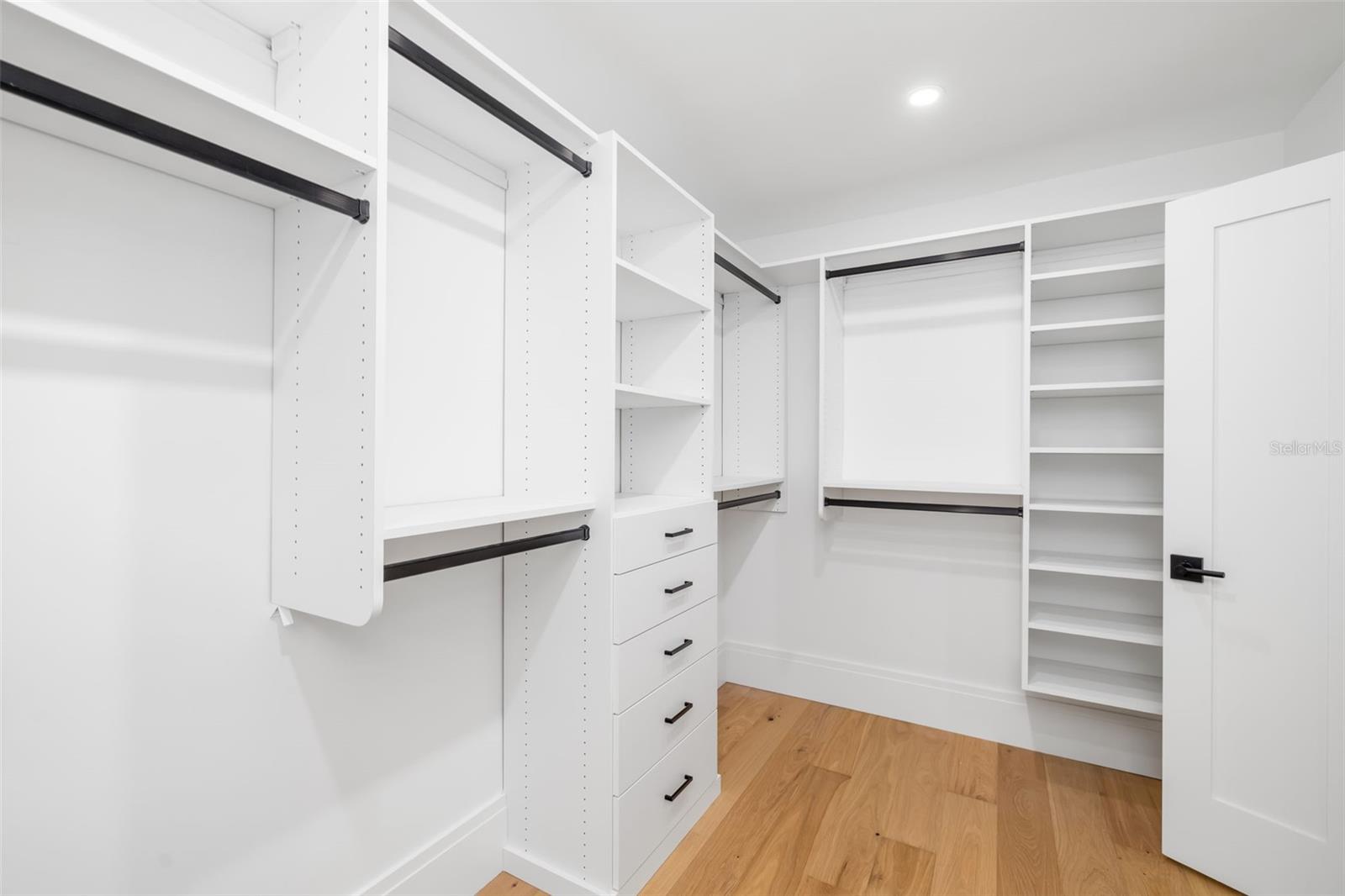 A4671008 Property Photo