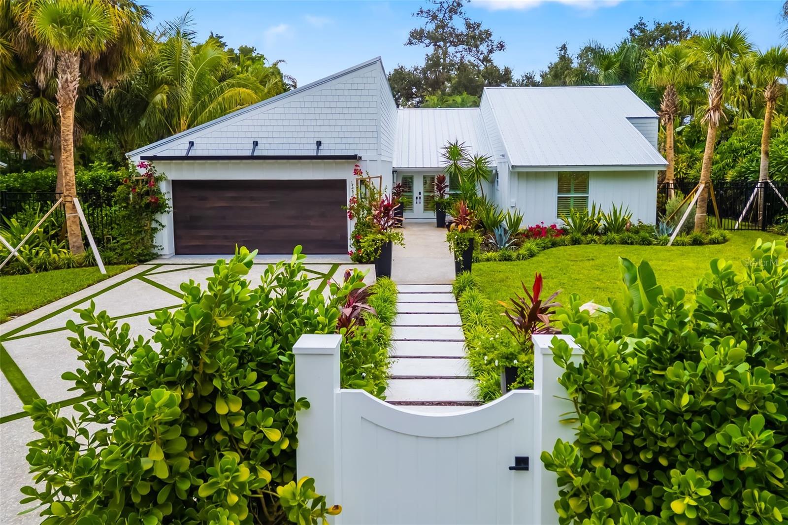 A4671008 Property Photo