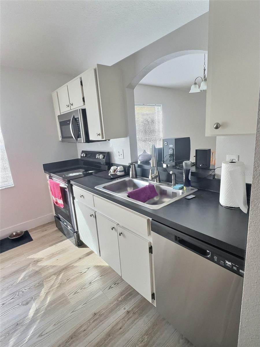 410 MAPLE POINTE DR, SEFFNER, FL, 33584