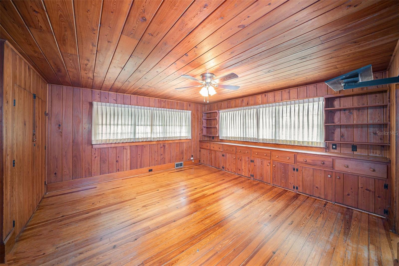 37215 CHURCH AVE, DADE CITY, FL, 33525