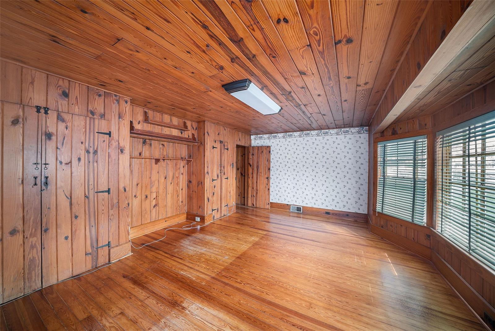 37215 CHURCH AVE, DADE CITY, FL, 33525