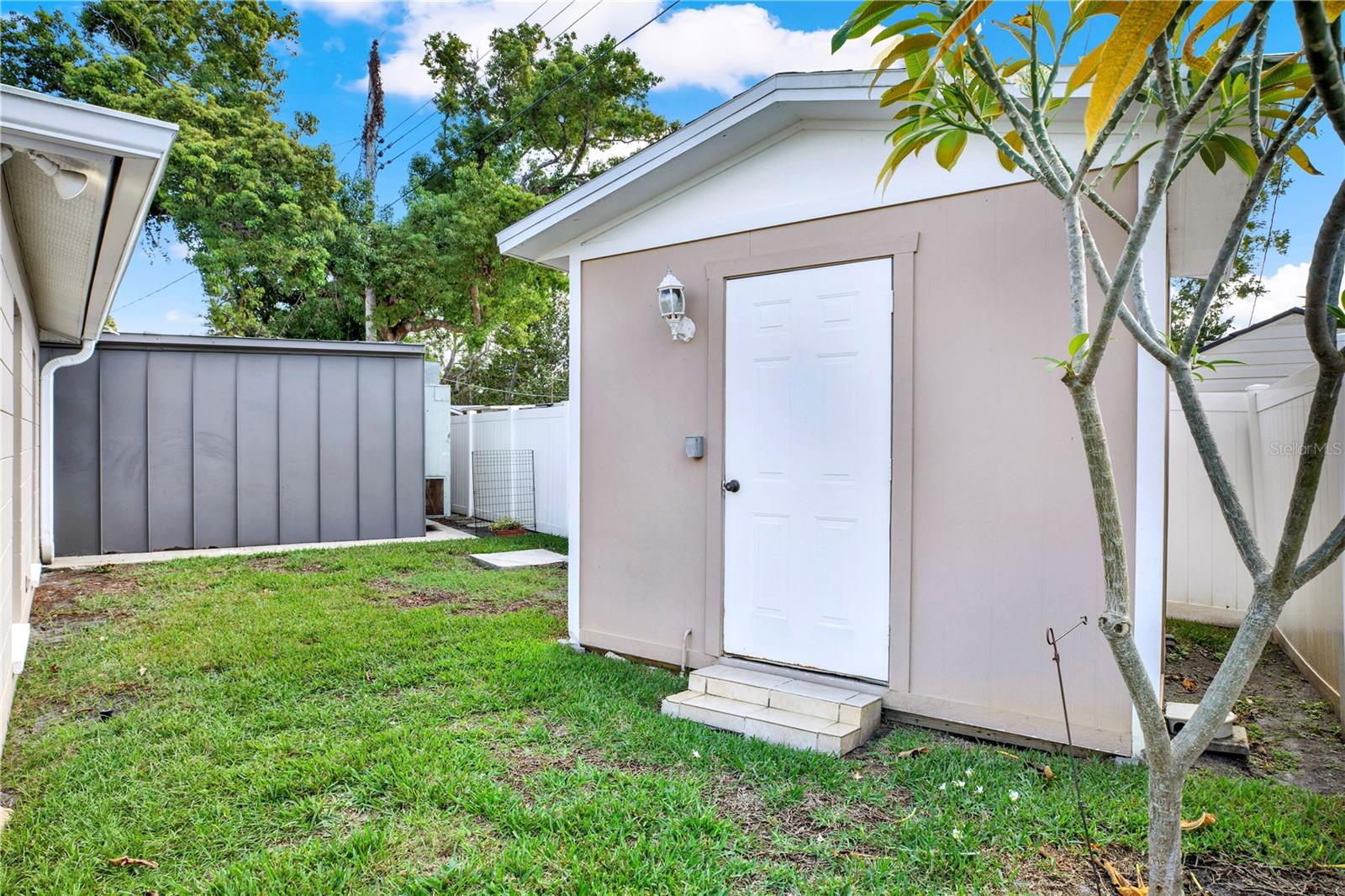 7908 N WOODLYNNE AVE, TAMPA, FL, 33614