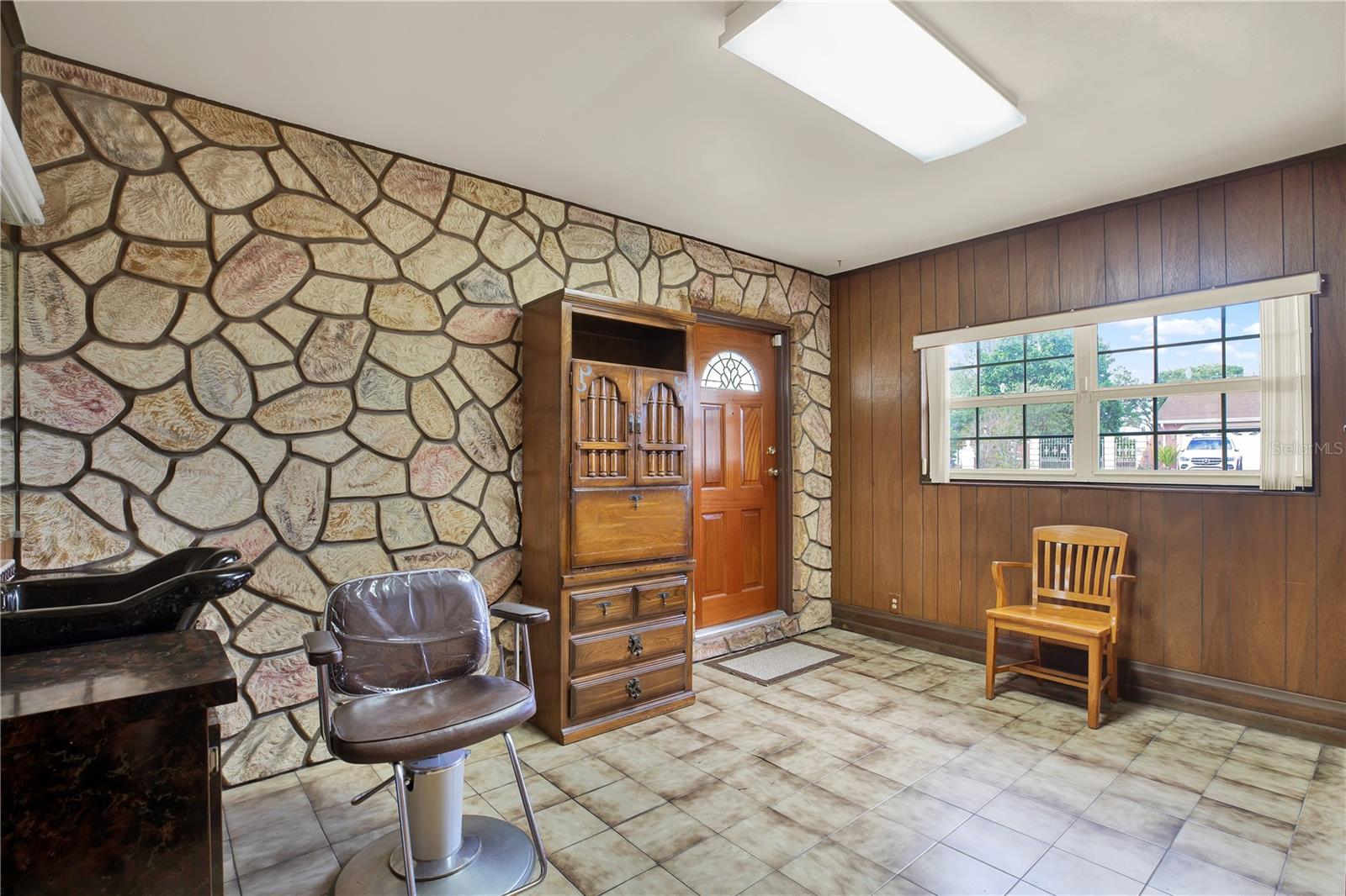 7908 N WOODLYNNE AVE, TAMPA, FL, 33614