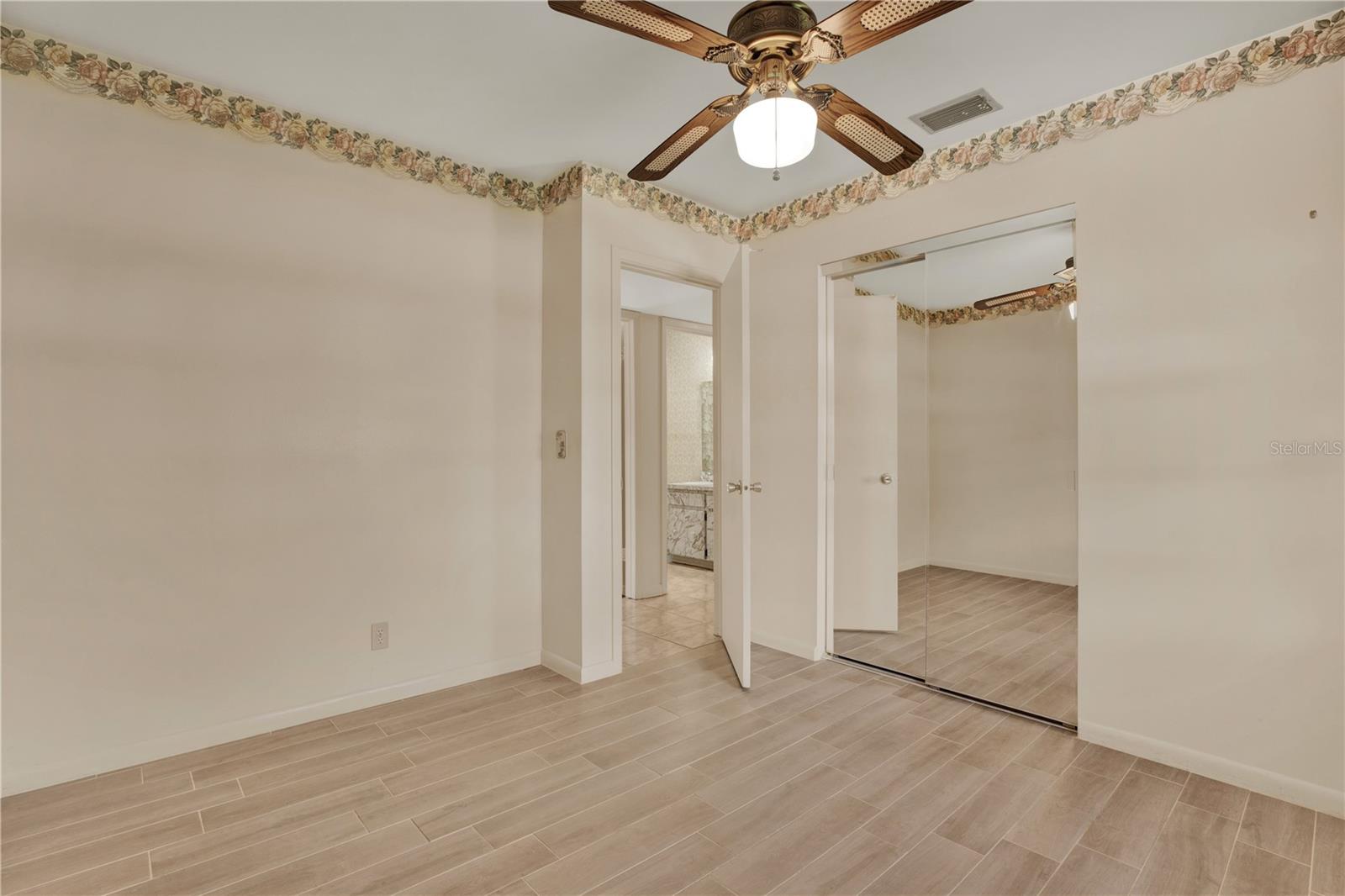 7908 N WOODLYNNE AVE, TAMPA, FL, 33614