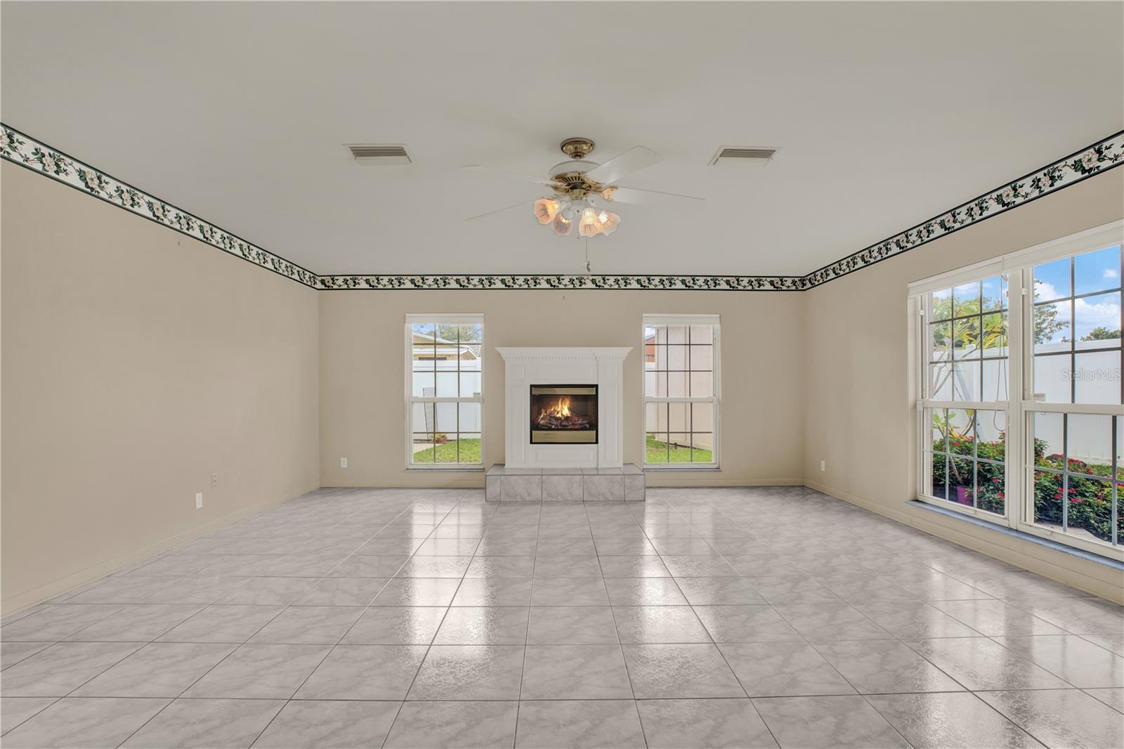 7908 N WOODLYNNE AVE, TAMPA, FL, 33614