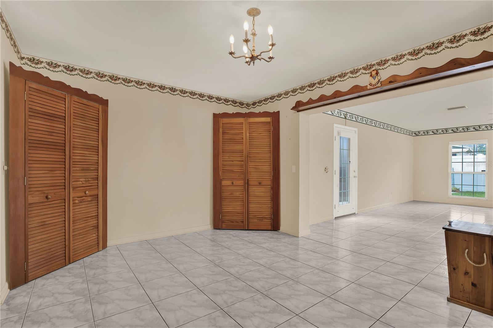 7908 N WOODLYNNE AVE, TAMPA, FL, 33614