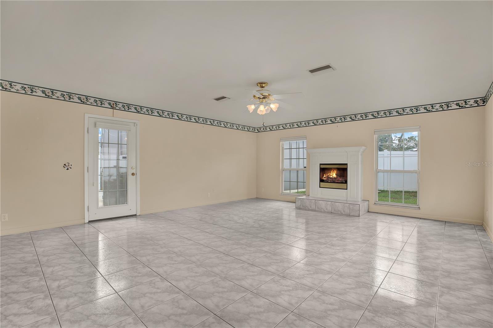 7908 N WOODLYNNE AVE, TAMPA, FL, 33614