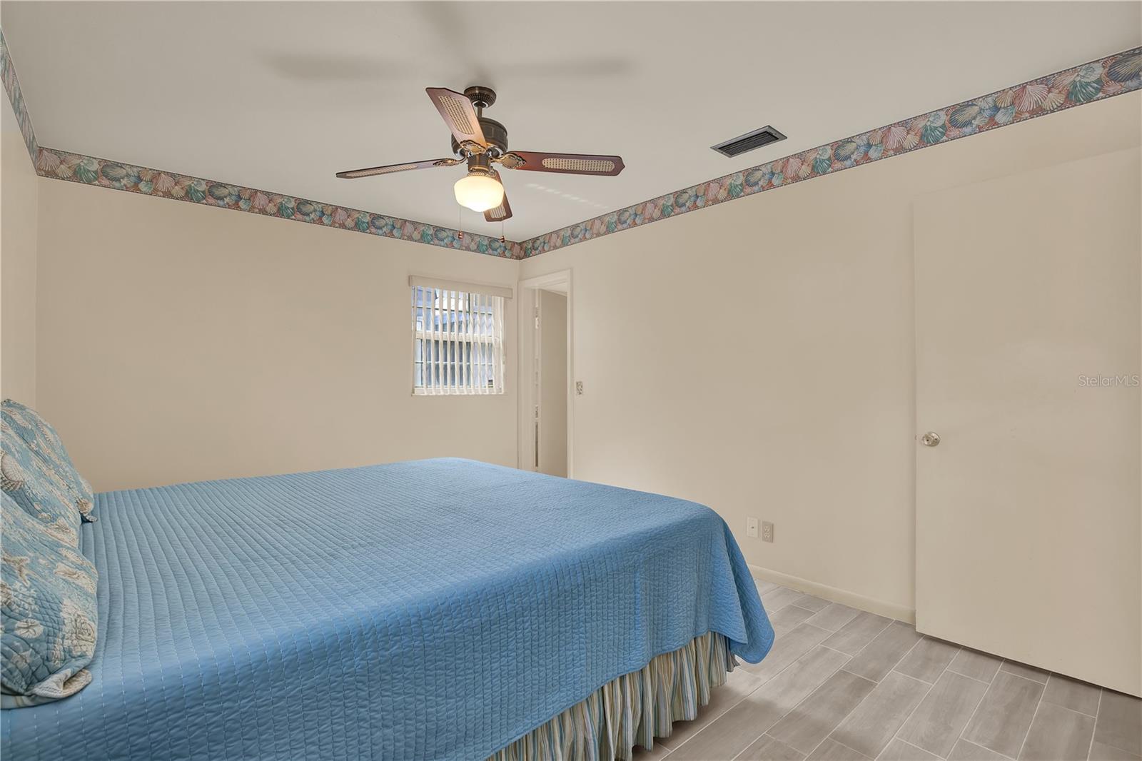 7908 N WOODLYNNE AVE, TAMPA, FL, 33614