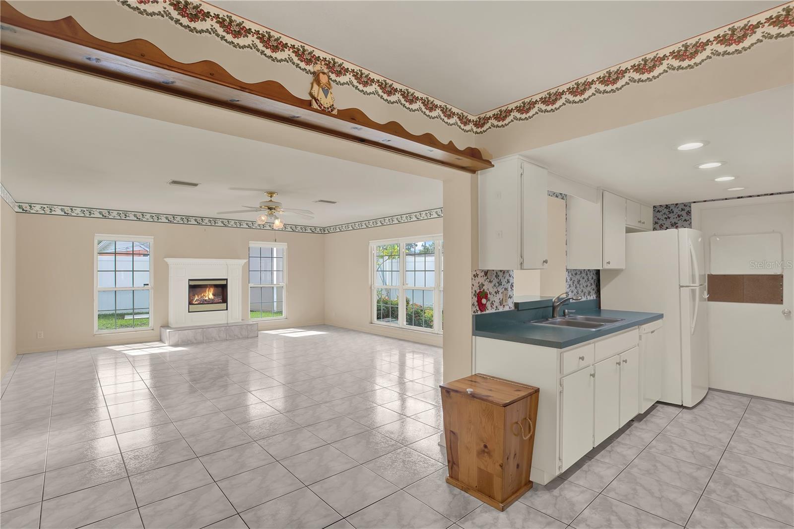 7908 N WOODLYNNE AVE, TAMPA, FL, 33614