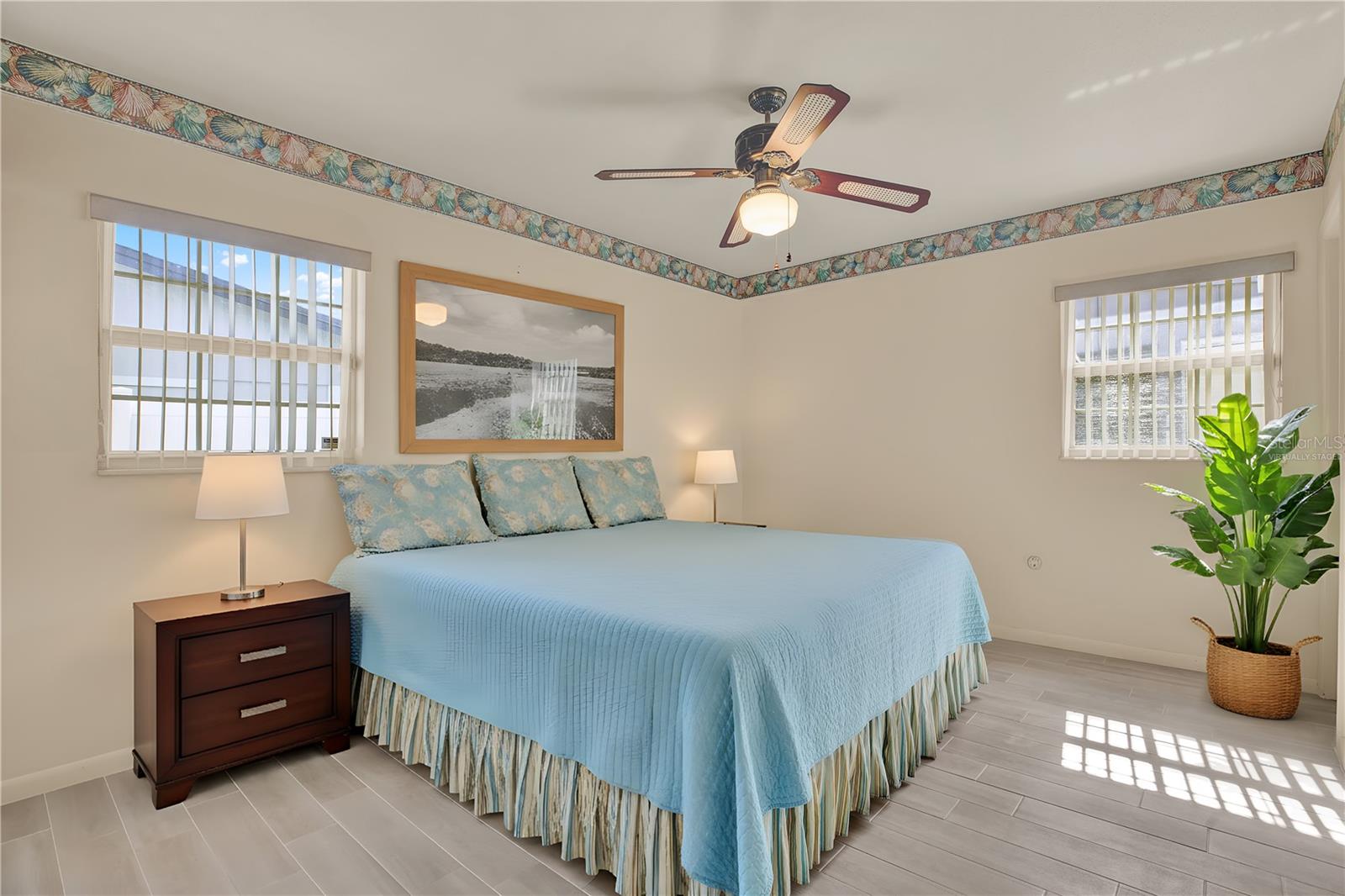 7908 N WOODLYNNE AVE, TAMPA, FL, 33614