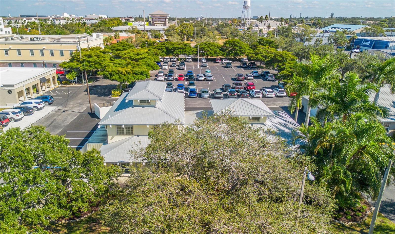 525 8TH ST W, BRADENTON, FL, 34205