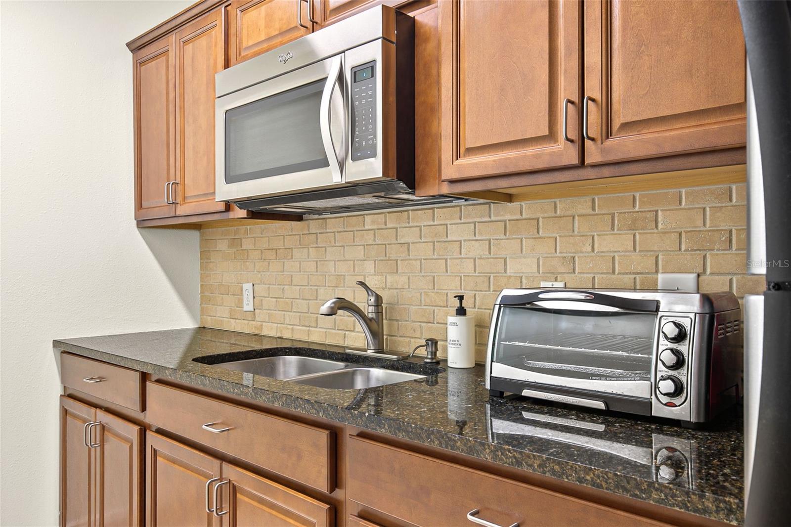 525 8TH ST W, BRADENTON, FL, 34205