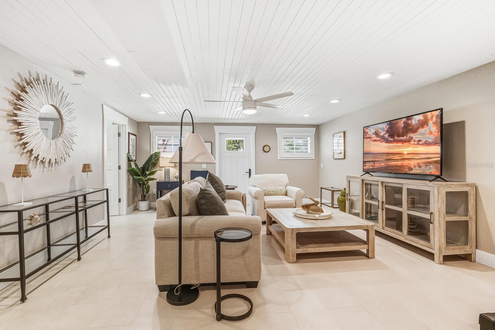 D6144615 Property Photo