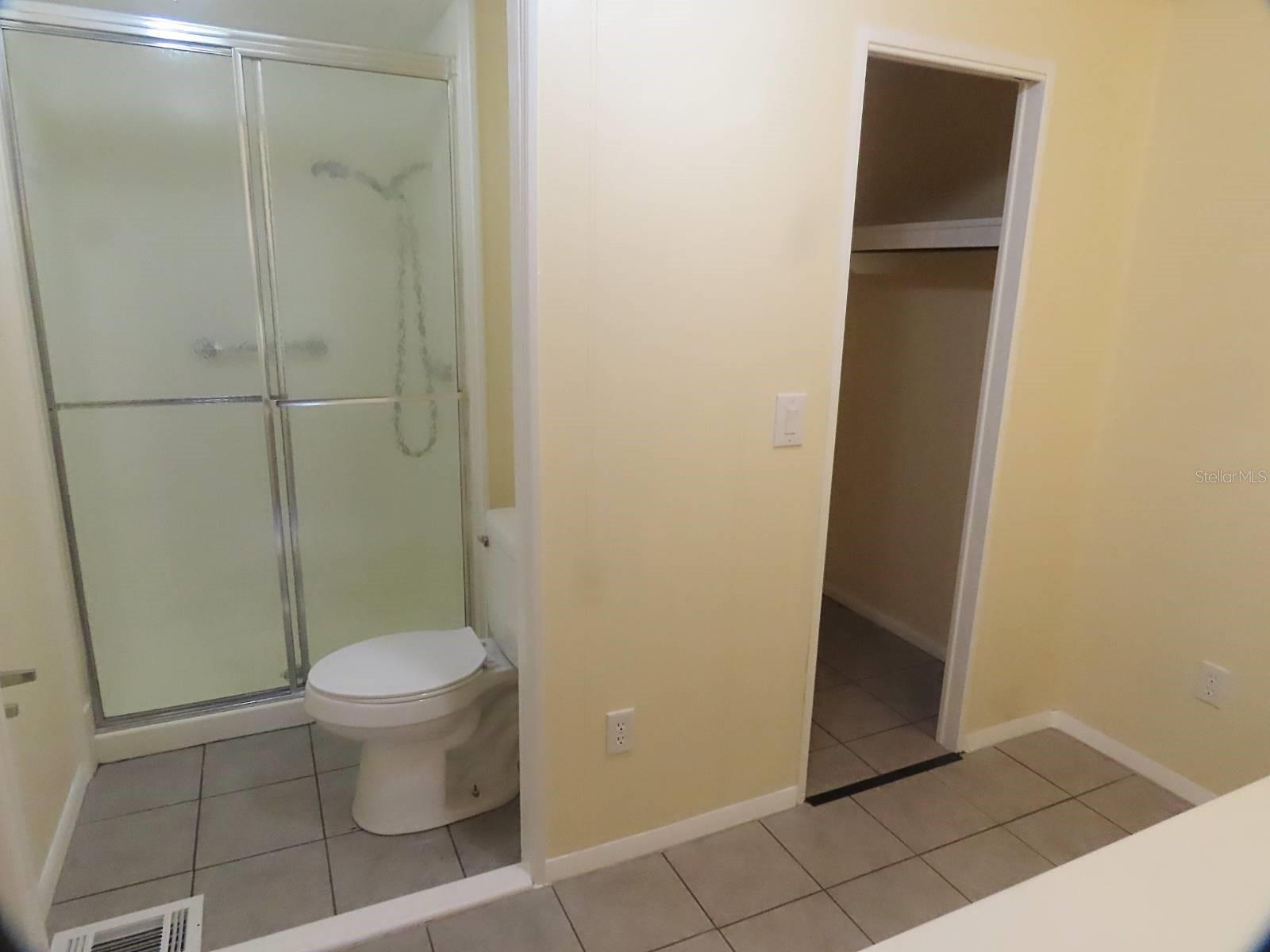 O6358253 Property Photo