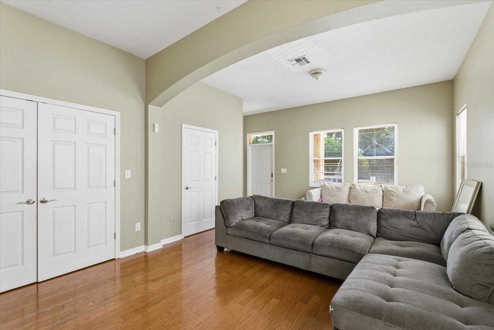 1808 E COLUMBUS DR #5, TAMPA, FL, 33605