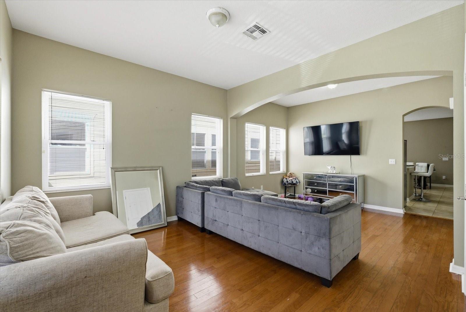 1808 E COLUMBUS DR #5, TAMPA, FL, 33605