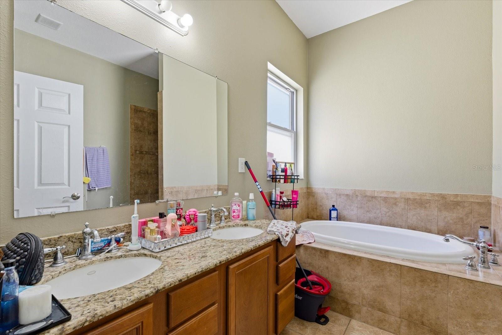 1808 E COLUMBUS DR #5, TAMPA, FL, 33605