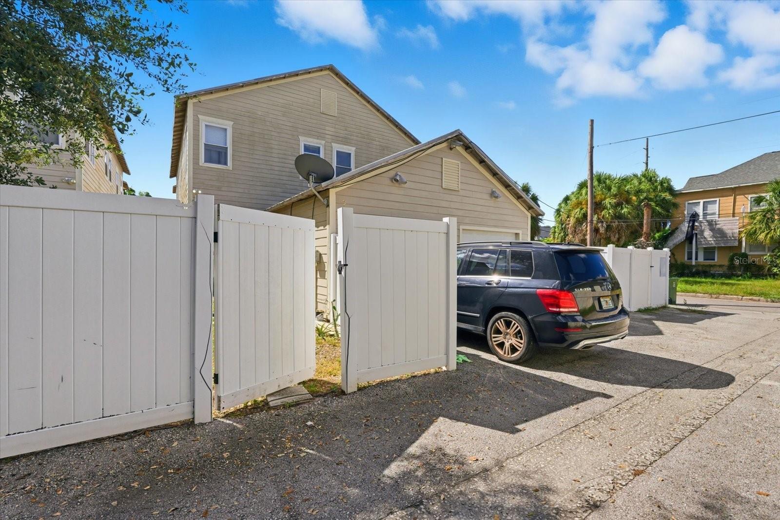 1808 E COLUMBUS DR #2, TAMPA, FL, 33605