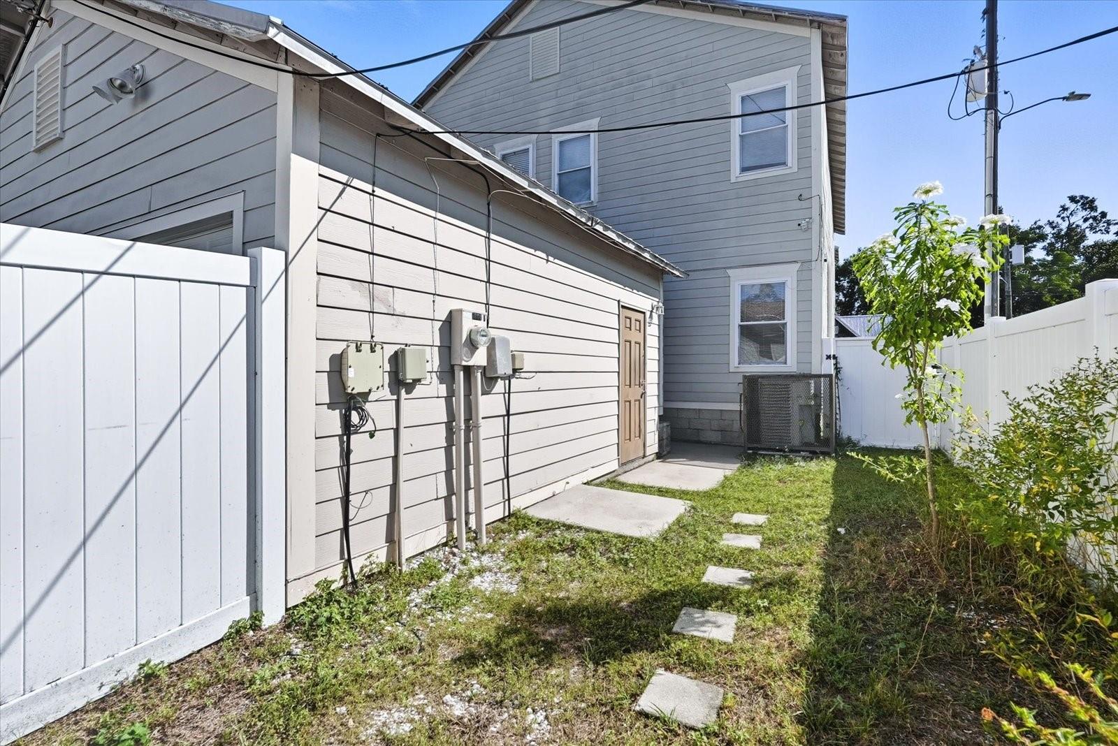 1808 E COLUMBUS DR #1, TAMPA, FL, 33605