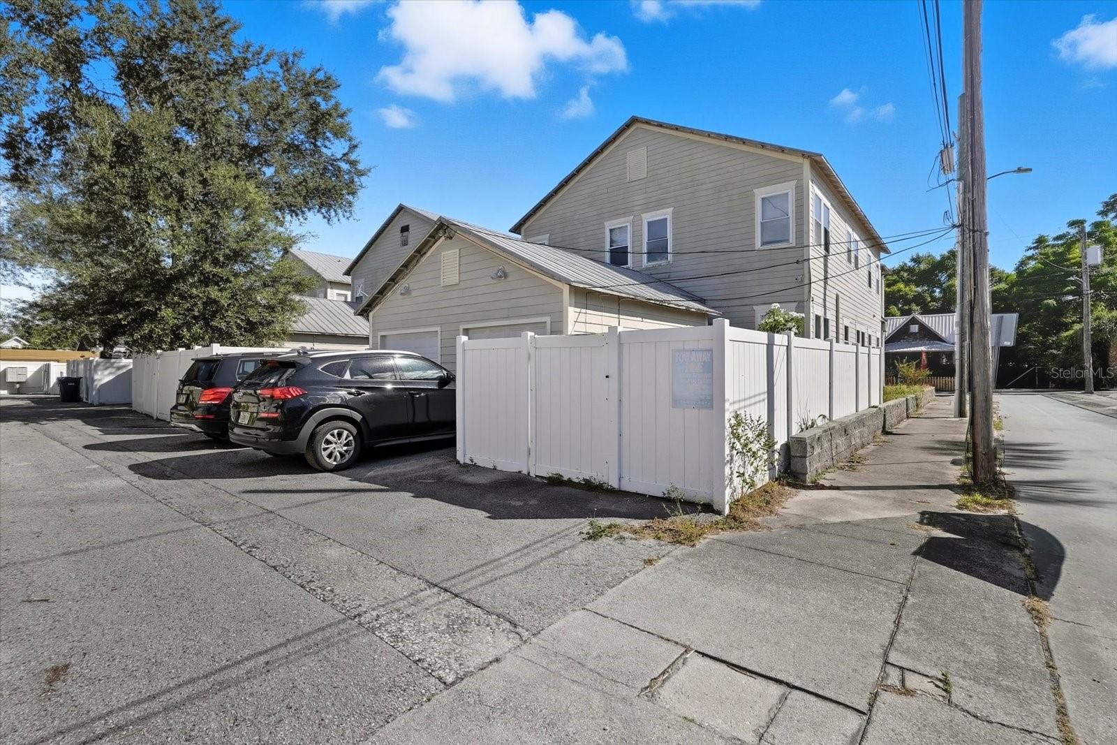 1808 E COLUMBUS DR #1, TAMPA, FL, 33605