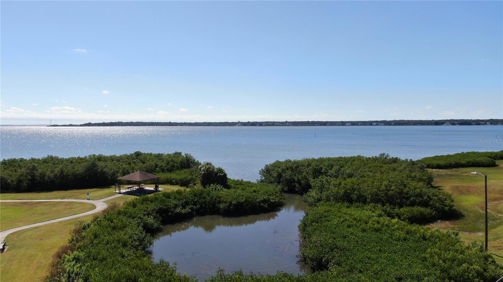 406 SHORE DR W, OLDSMAR, FL, 34677