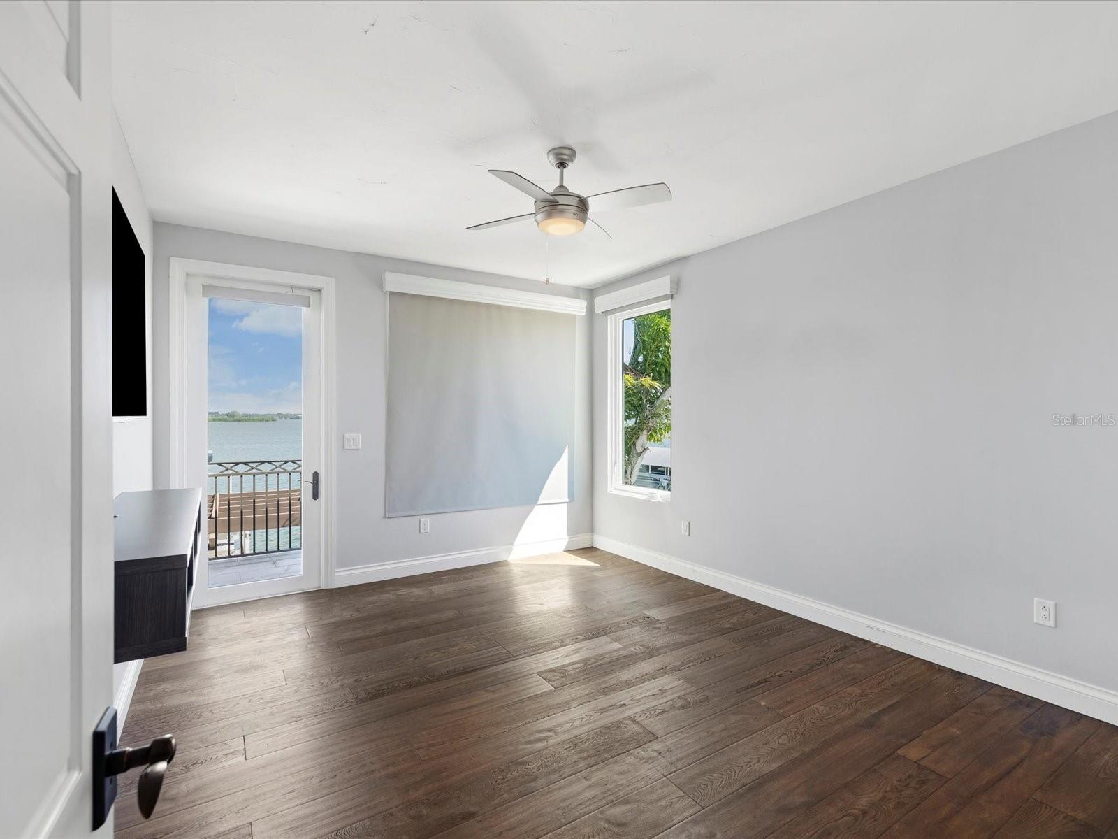 TB8445220 Property Photo