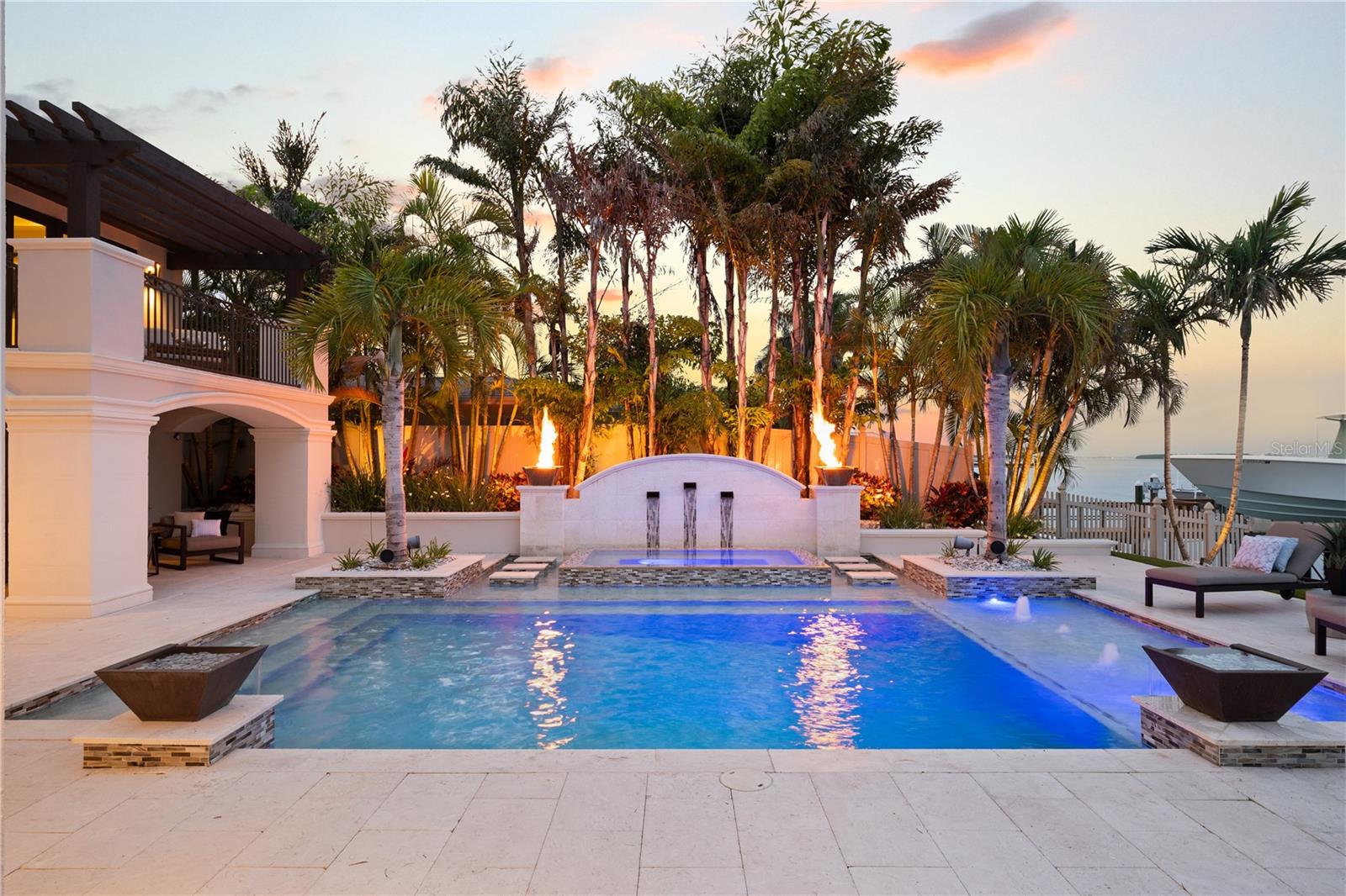 TB8445220 Property Photo