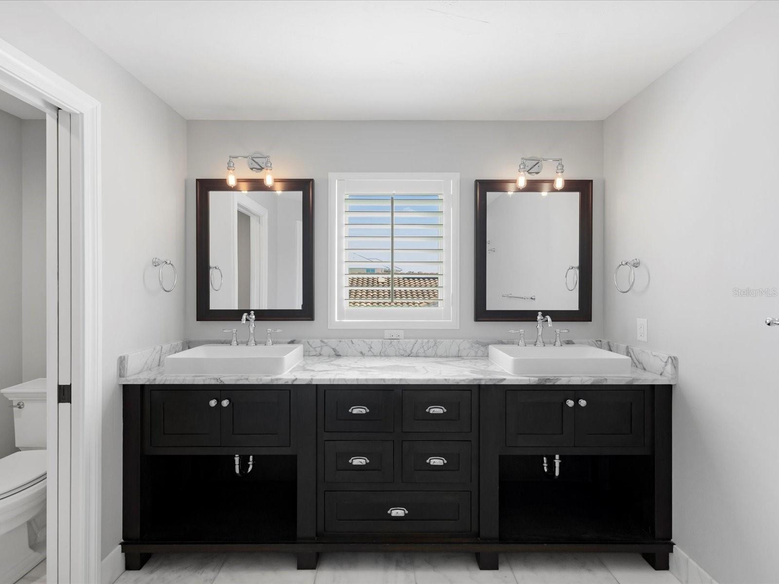 TB8445220 Property Photo