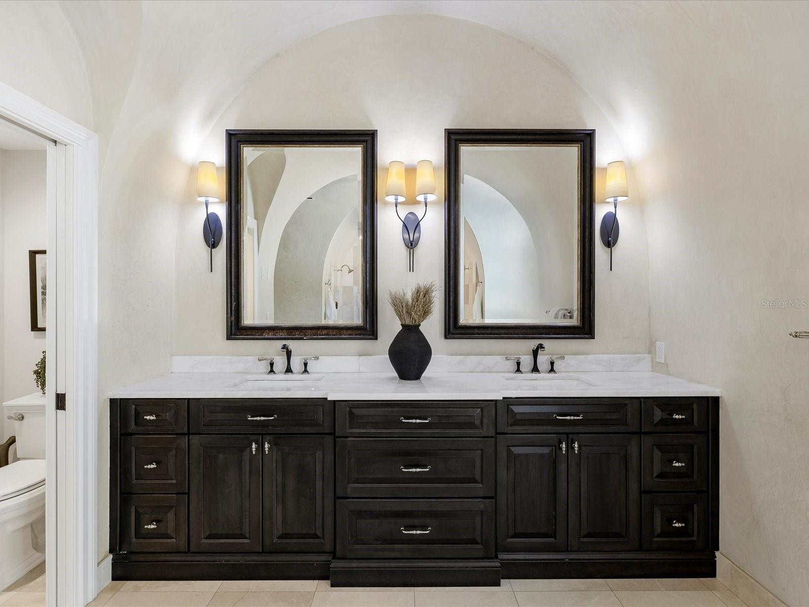 TB8445220 Property Photo