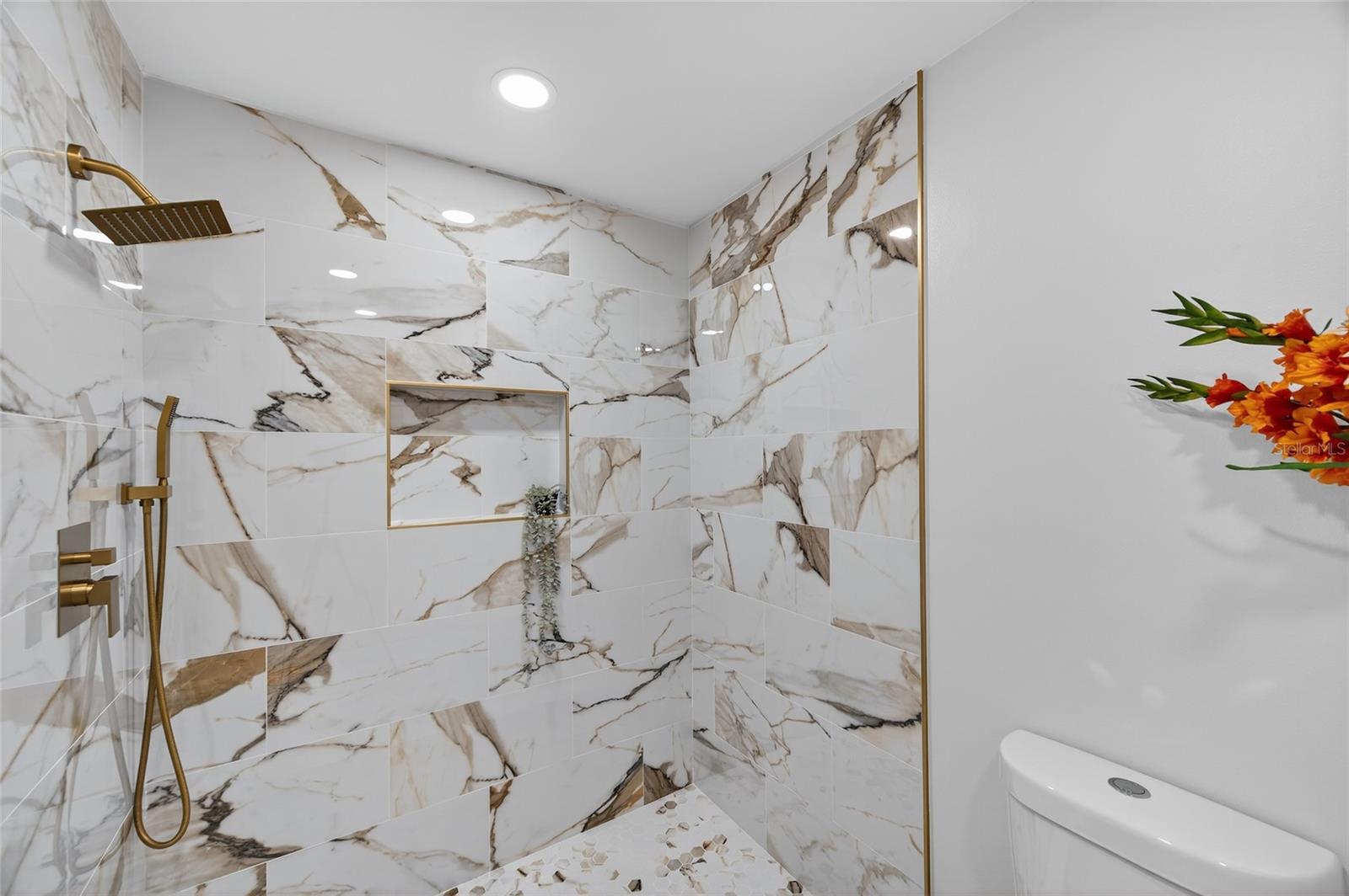 14339 DIPLOMAT DR, TAMPA, FL, 33613