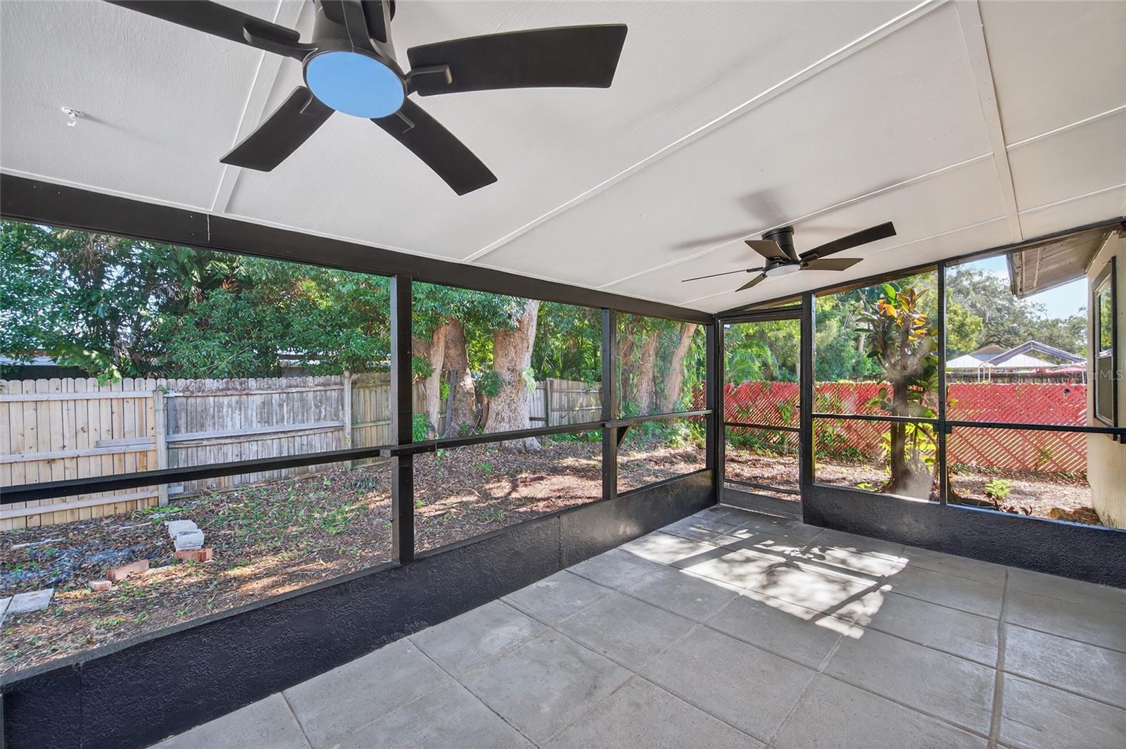 14339 DIPLOMAT DR, TAMPA, FL, 33613