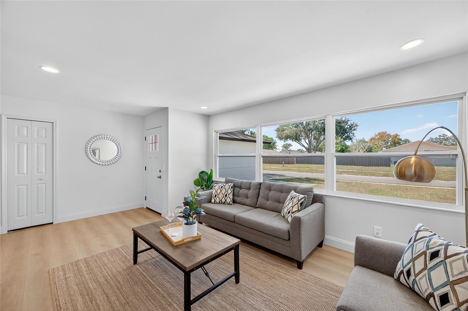 14339 DIPLOMAT DR, TAMPA, FL, 33613