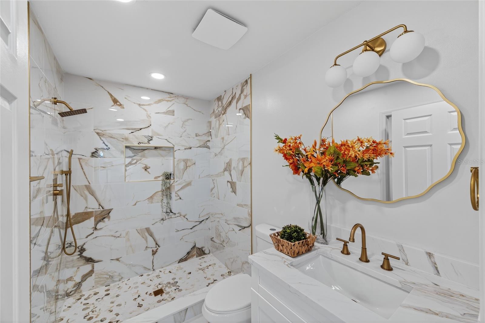 14339 DIPLOMAT DR, TAMPA, FL, 33613