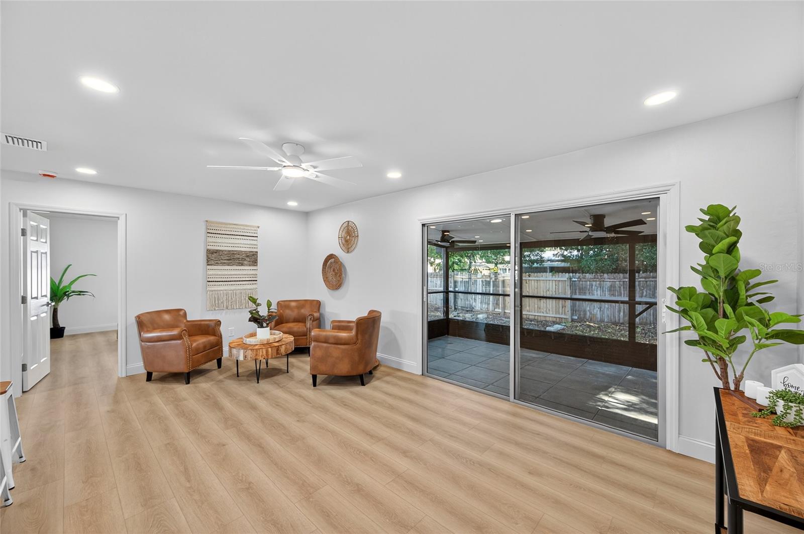 14339 DIPLOMAT DR, TAMPA, FL, 33613