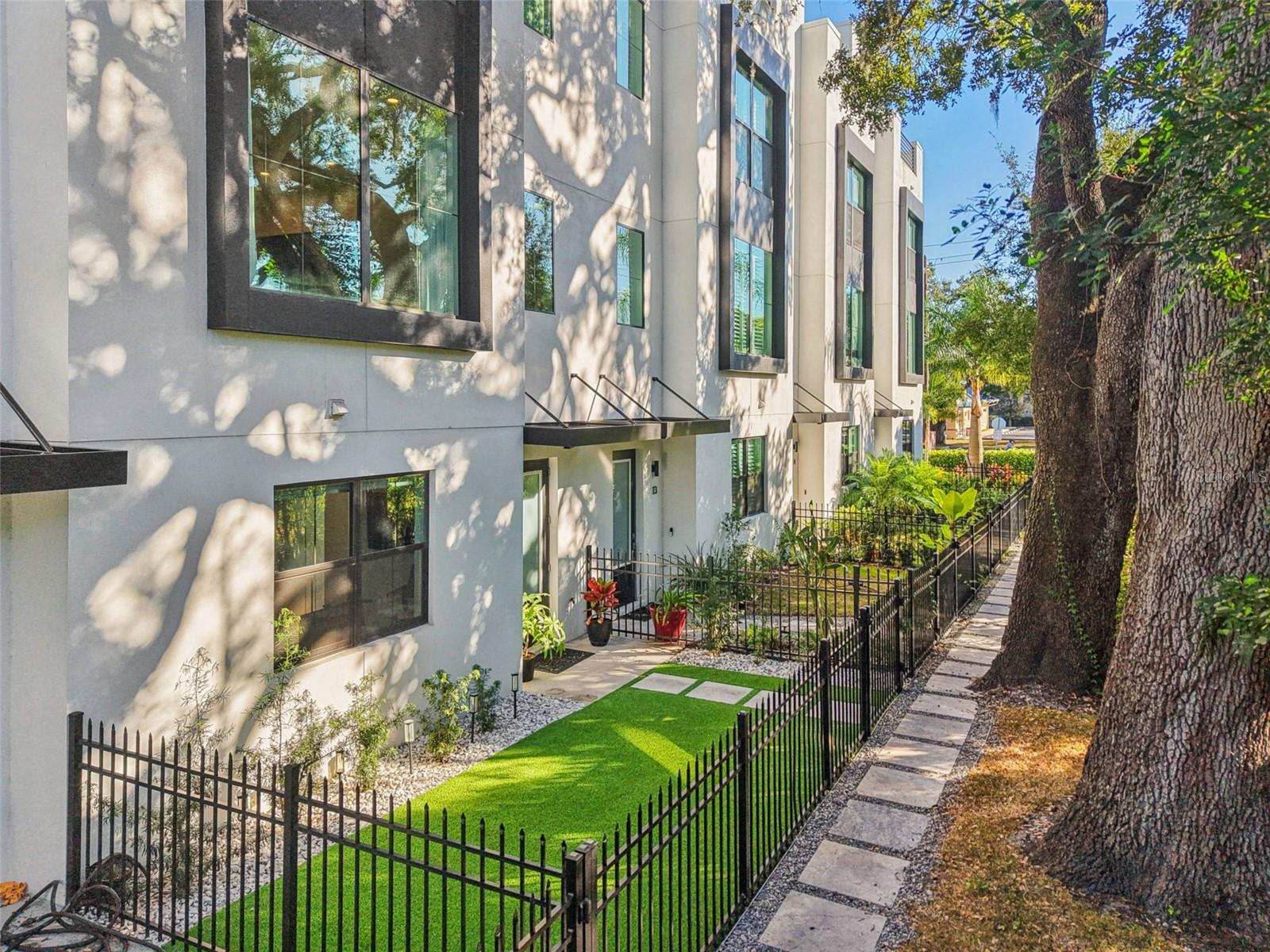 2851 W GANDY BLVD #12, TAMPA, FL, 33611