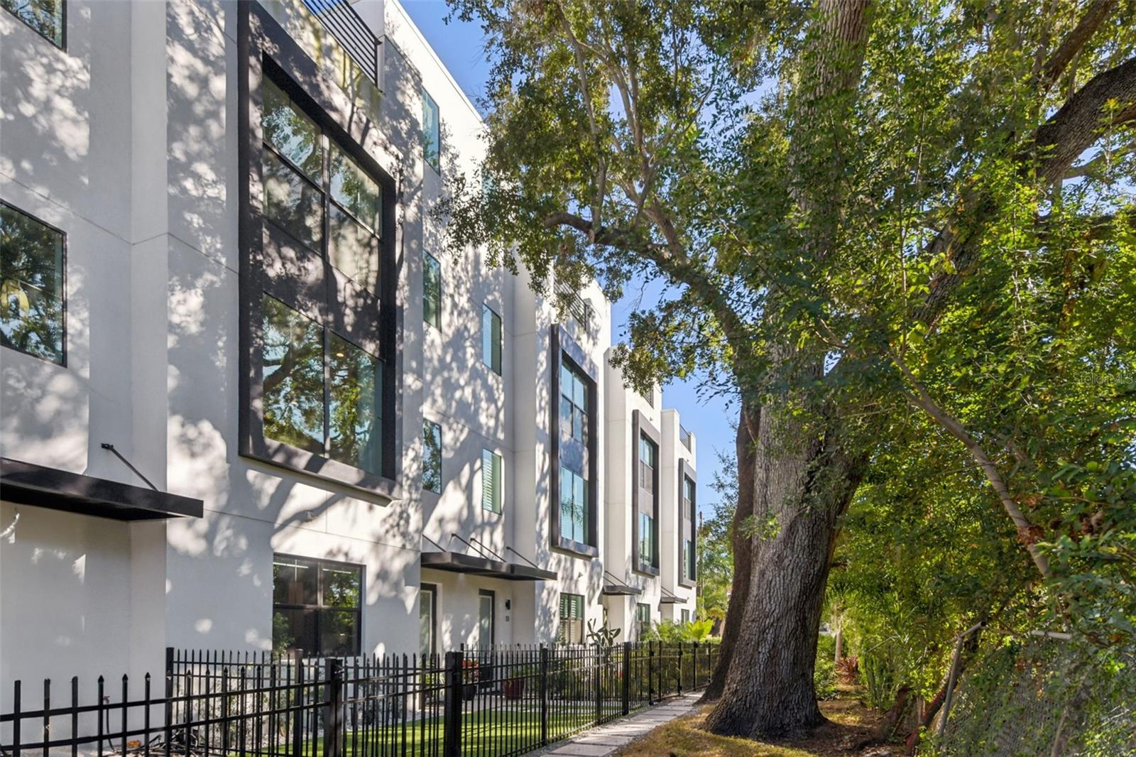 2851 W GANDY BLVD #12, TAMPA, FL, 33611