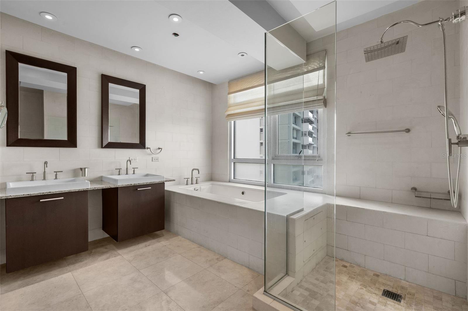 PR9117175 Property Photo