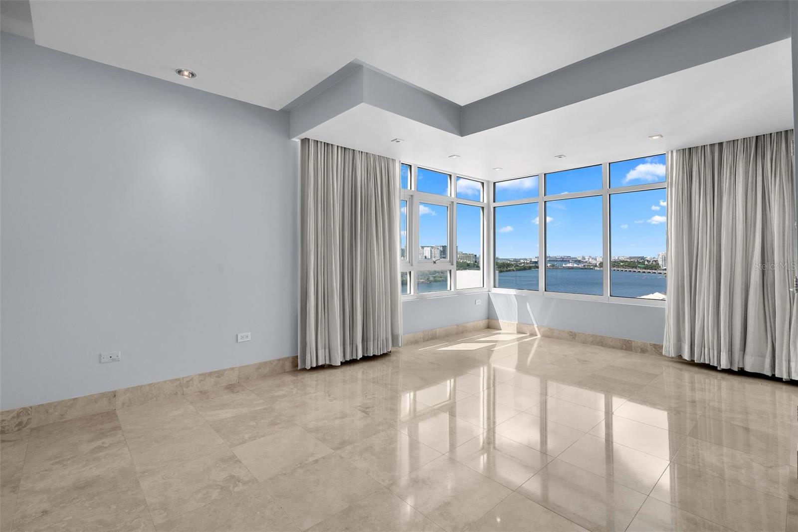 PR9117175 Property Photo