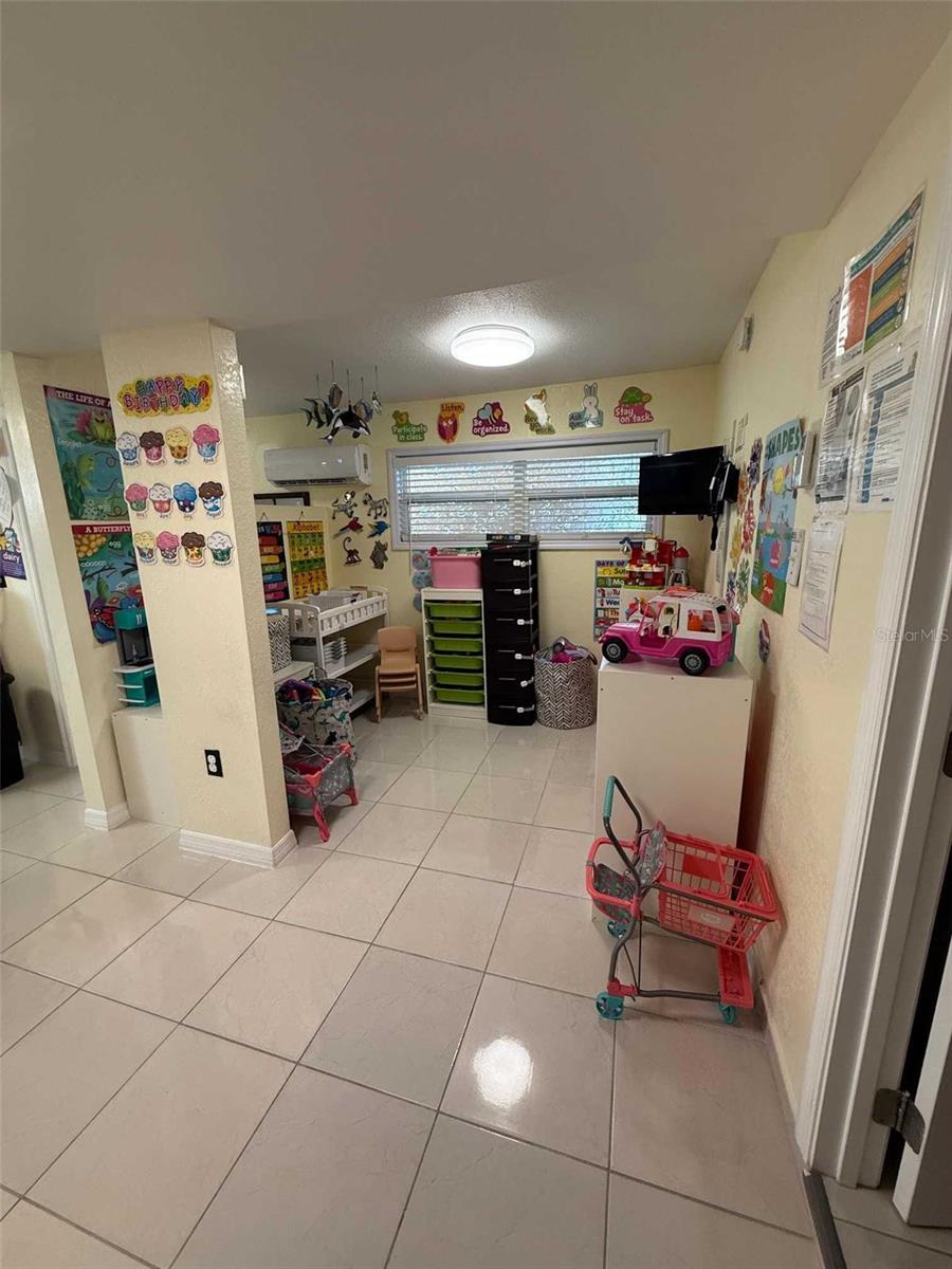 7409 N TAMPANIA AVE, TAMPA, FL, 33614