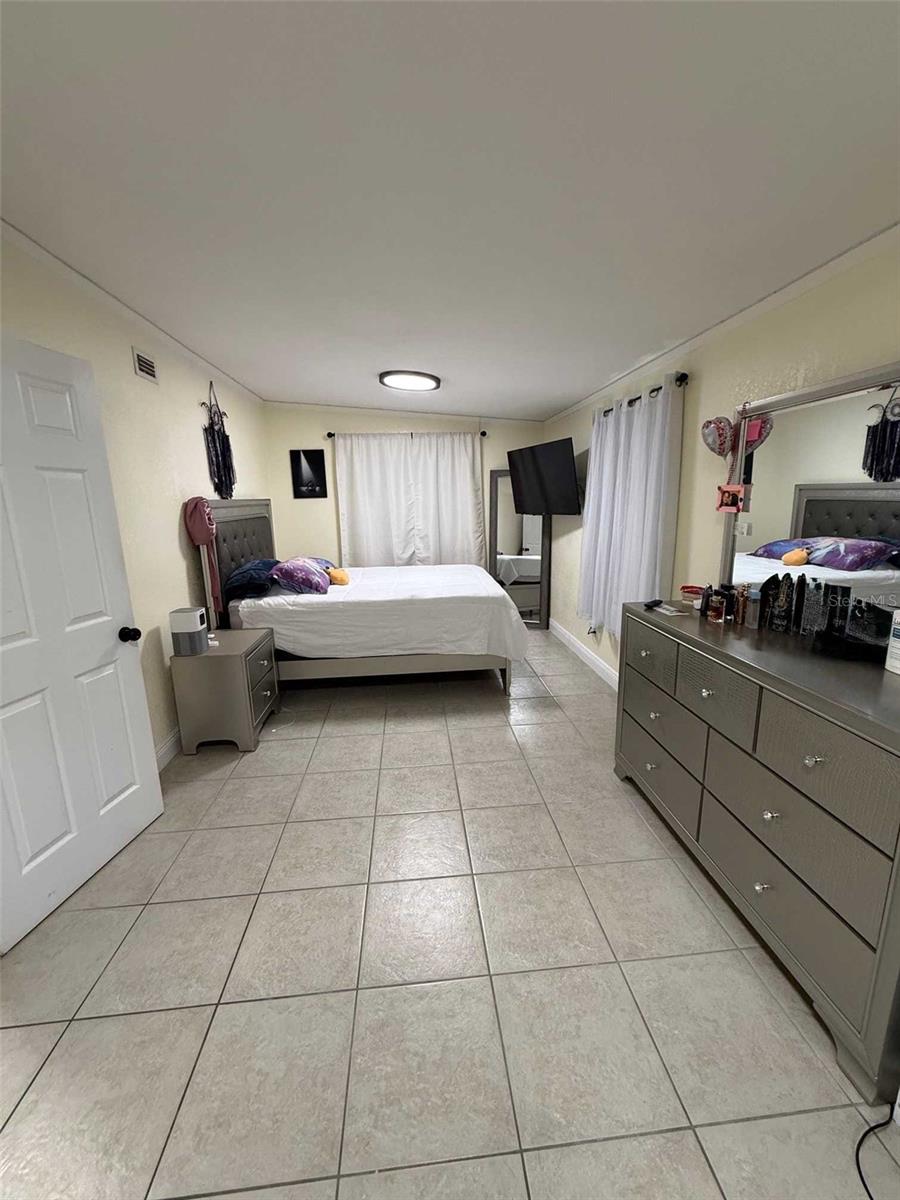 7409 N TAMPANIA AVE, TAMPA, FL, 33614