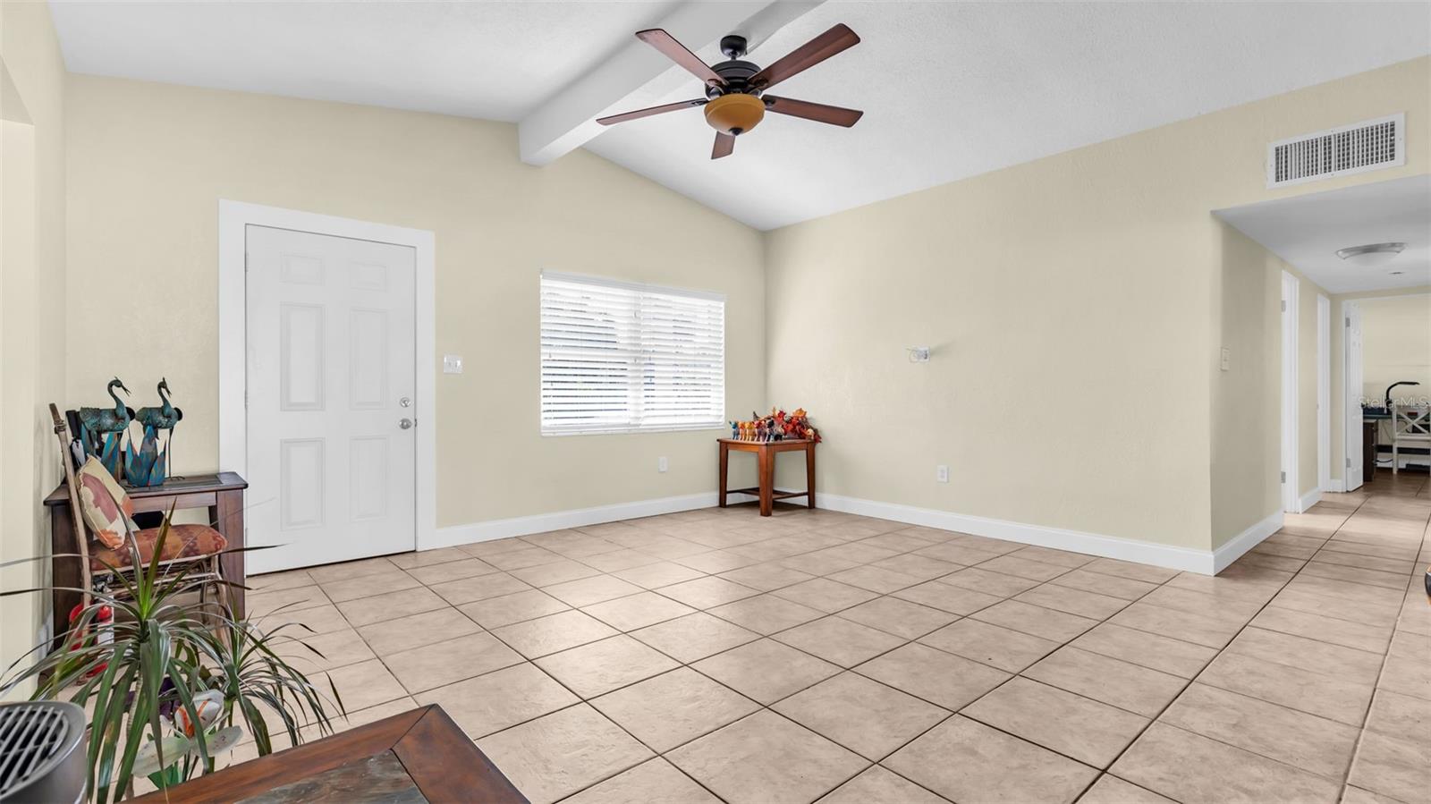 TB8445281 Property Photo