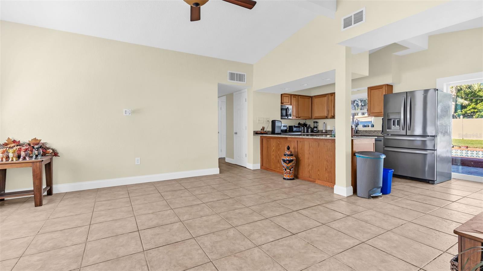 TB8445281 Property Photo