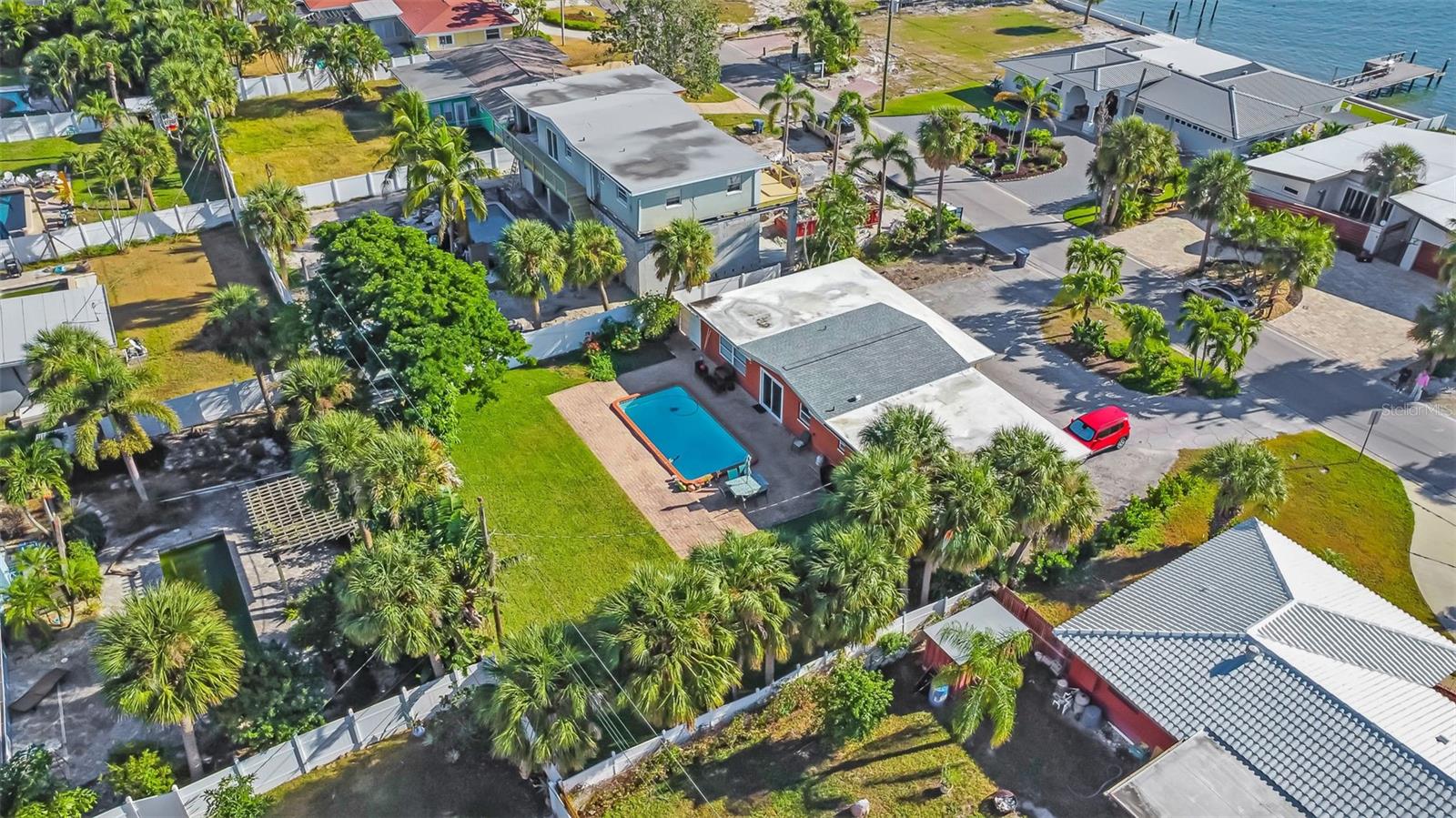 TB8445281 Property Photo