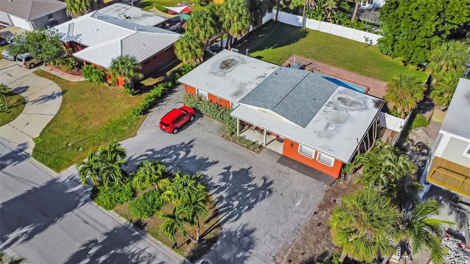 TB8445281 Property Photo