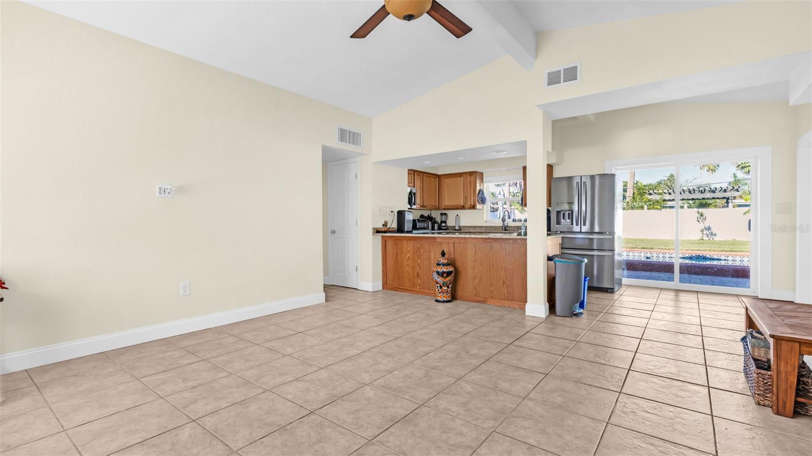 TB8445281 Property Photo