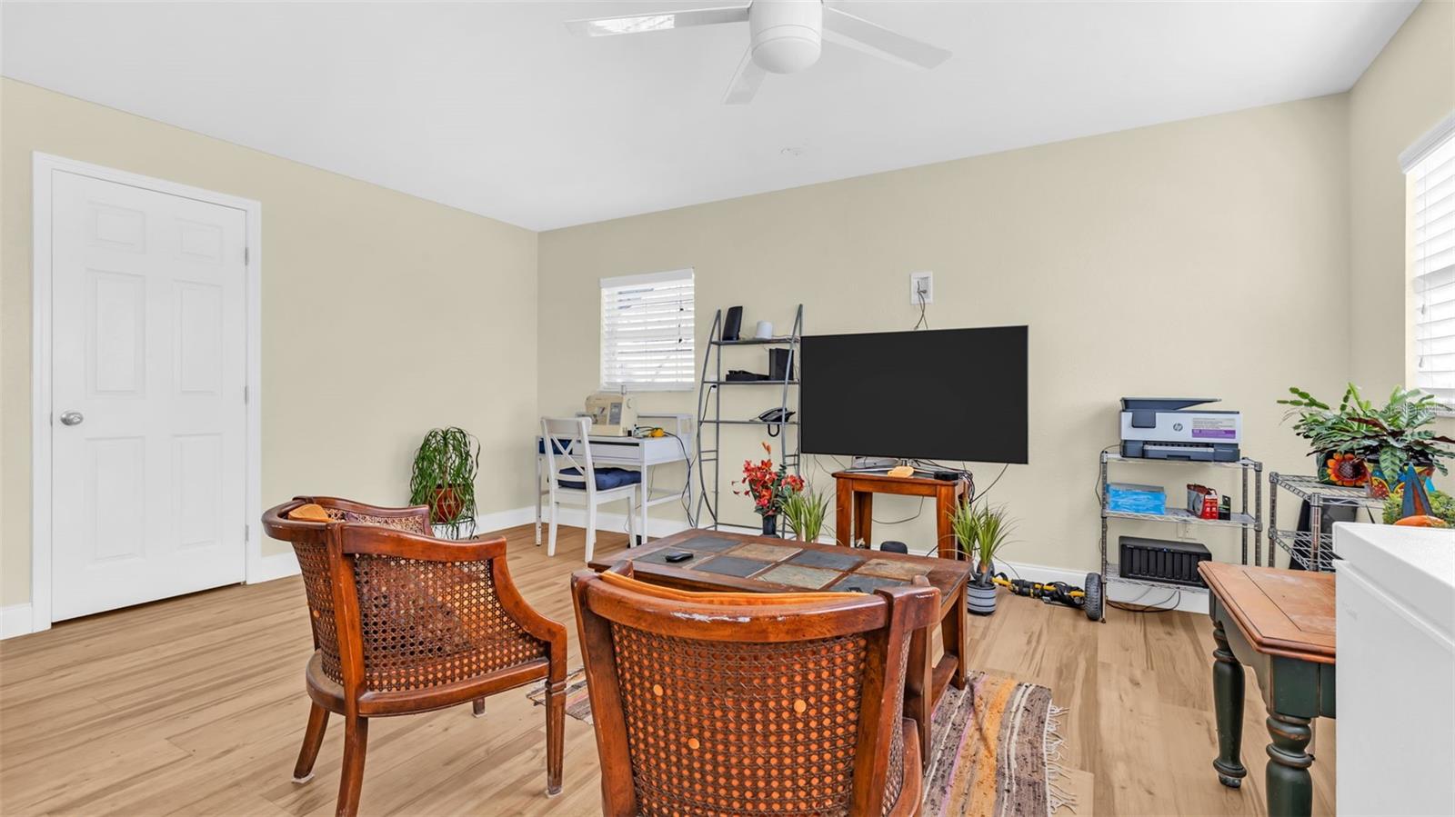 TB8445281 Property Photo