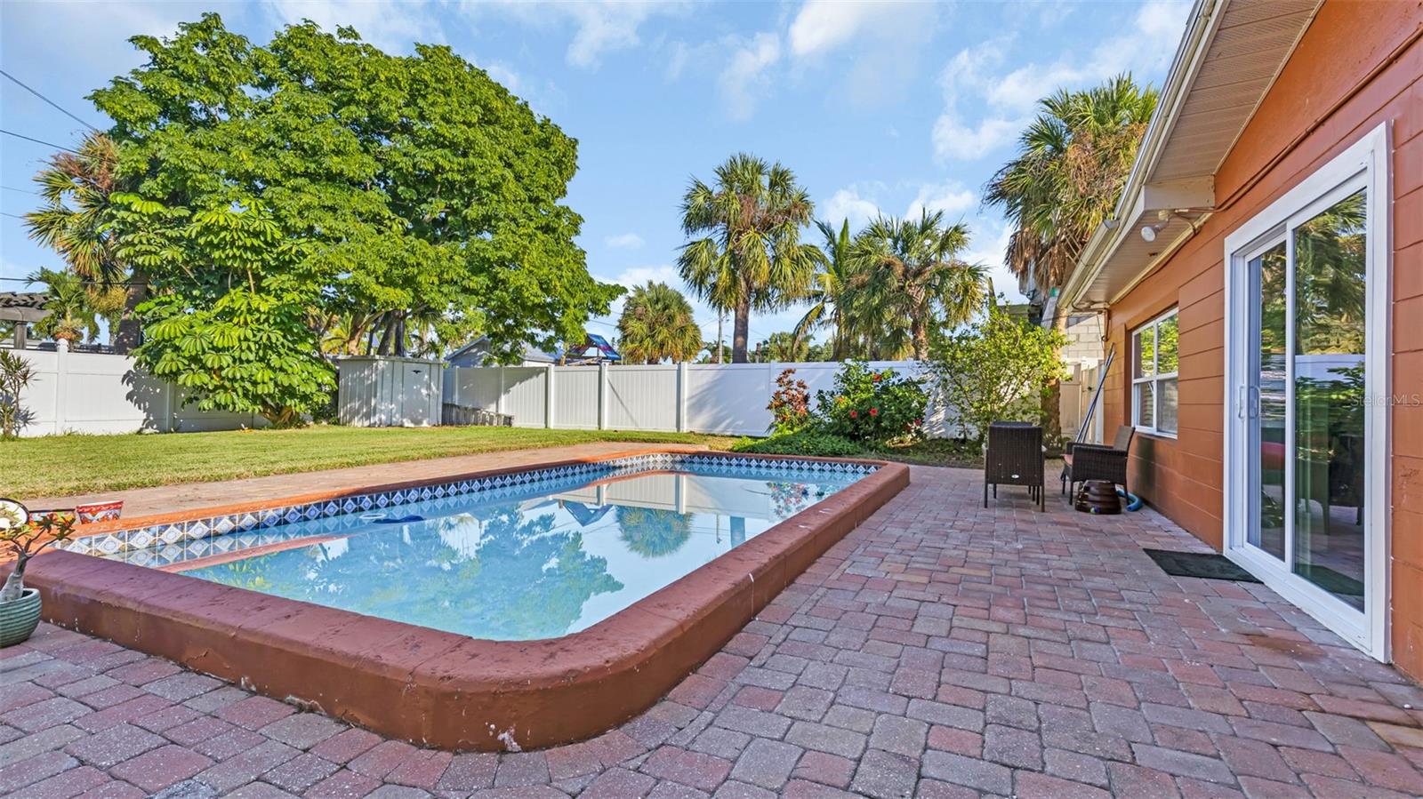 TB8445281 Property Photo