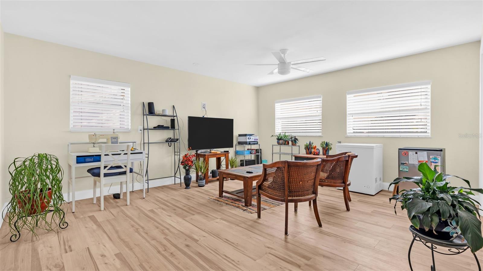 TB8445281 Property Photo