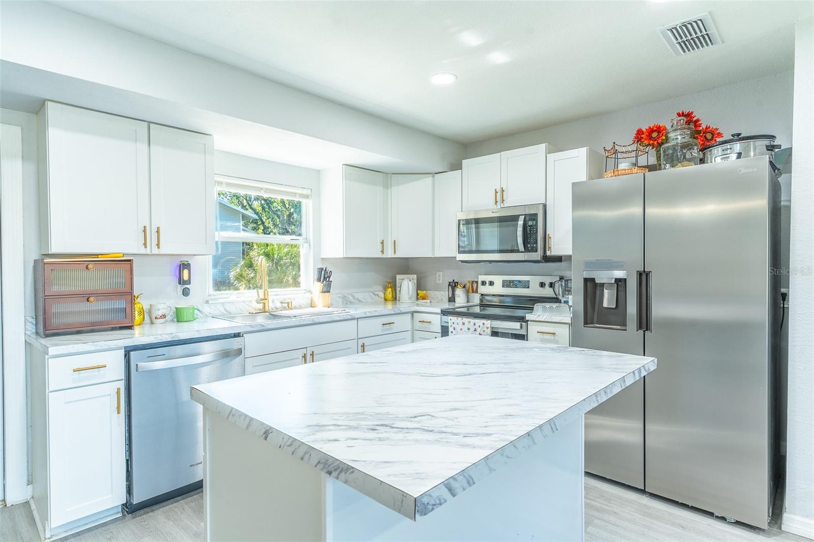 713 GREENLEAF LN, LAKE WALES, FL, 33853