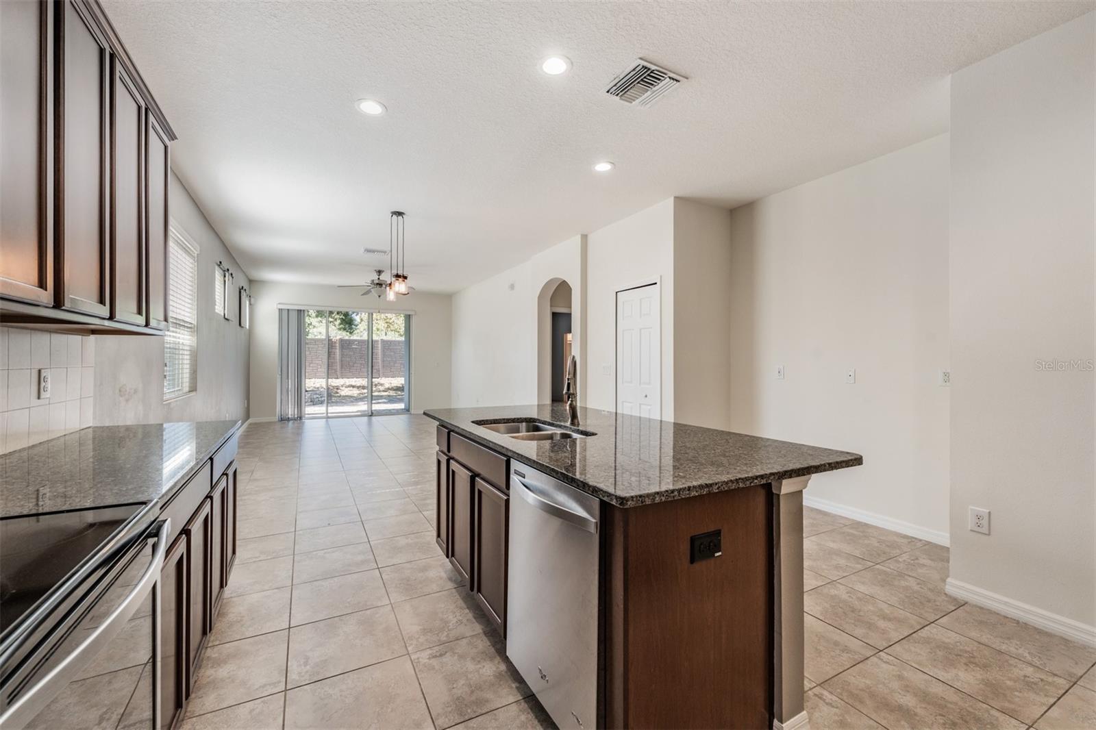 1570 FOX GRAPE LOOP, LUTZ, FL, 33558